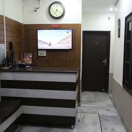 Time Square Guest House Jalandhar Exteriör bild