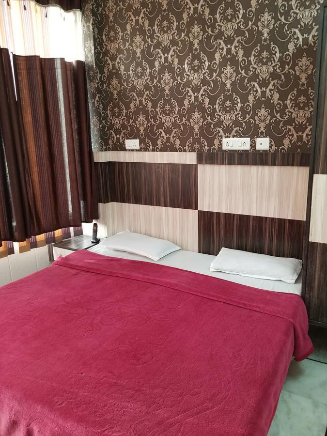 Time Square Guest House Jalandhar Exteriör bild