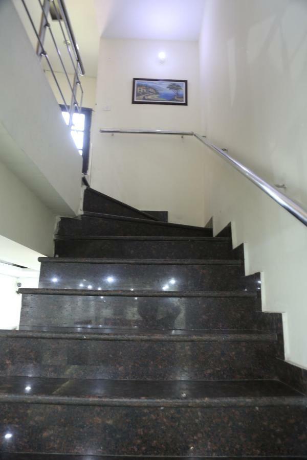 Time Square Guest House Jalandhar Exteriör bild