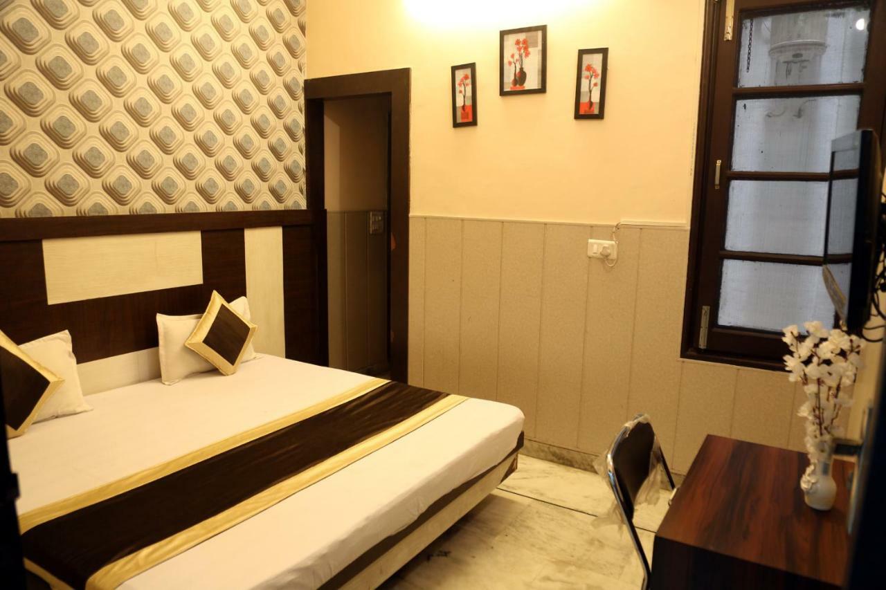 Time Square Guest House Jalandhar Exteriör bild